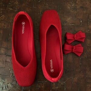 Vivaia red flats - like new!